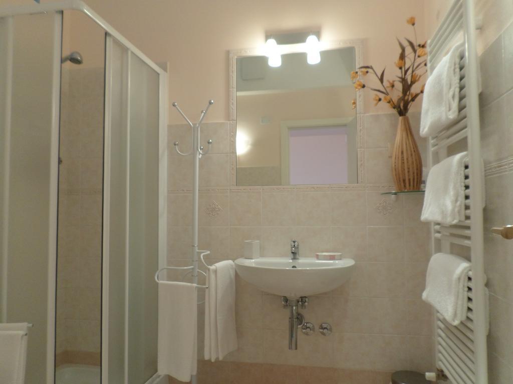 Bed And Breakfast " Il Tesoro Di Mario " Falconara Marittima Zimmer foto