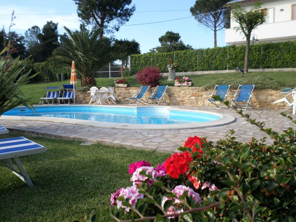 Bed And Breakfast " Il Tesoro Di Mario " Falconara Marittima Exterior foto